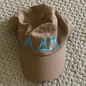 Adpi hat